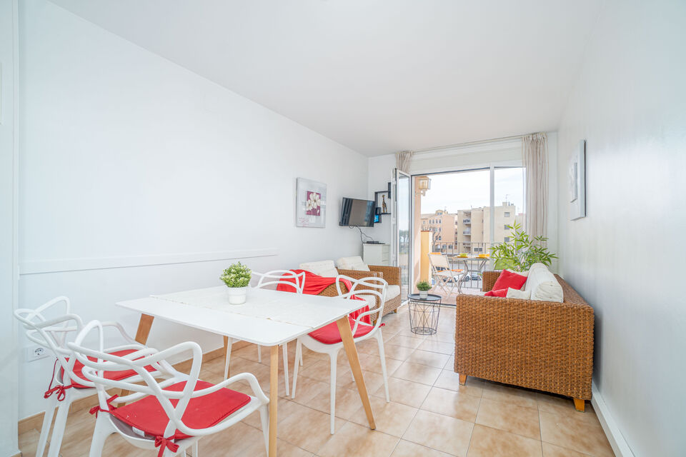 Apartment just steps away from the beach with parking included. Enjoy the sea breeze without worryin