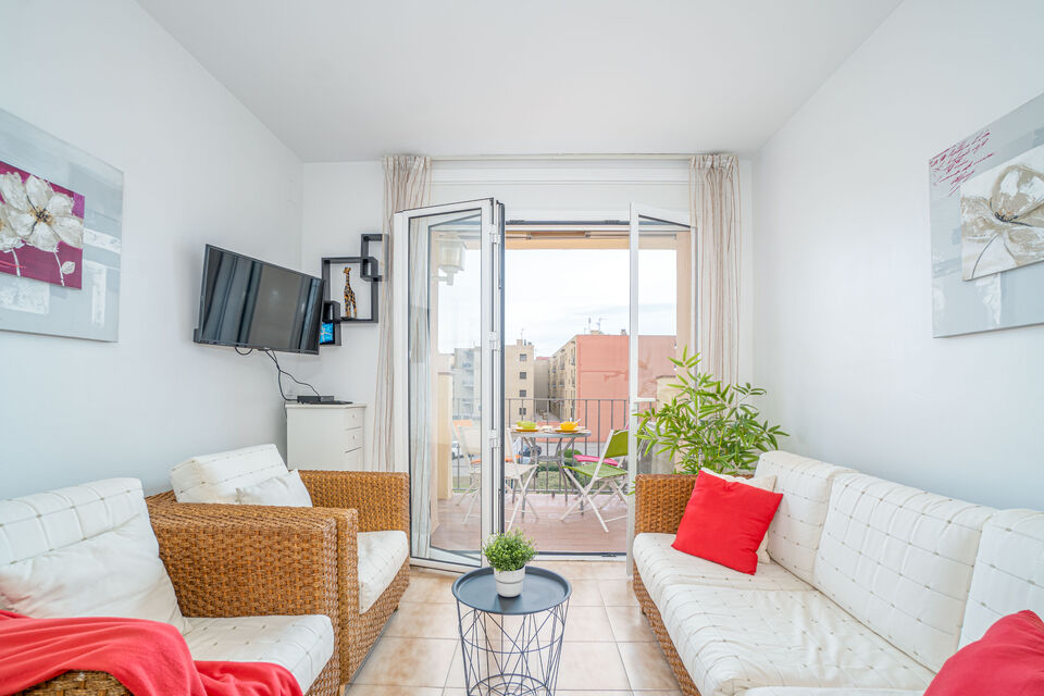 Apartment just steps away from the beach with parking included. Enjoy the sea breeze without worryin