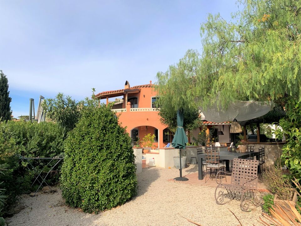 Charmante maison avec piscine et jardin méditerranéenne