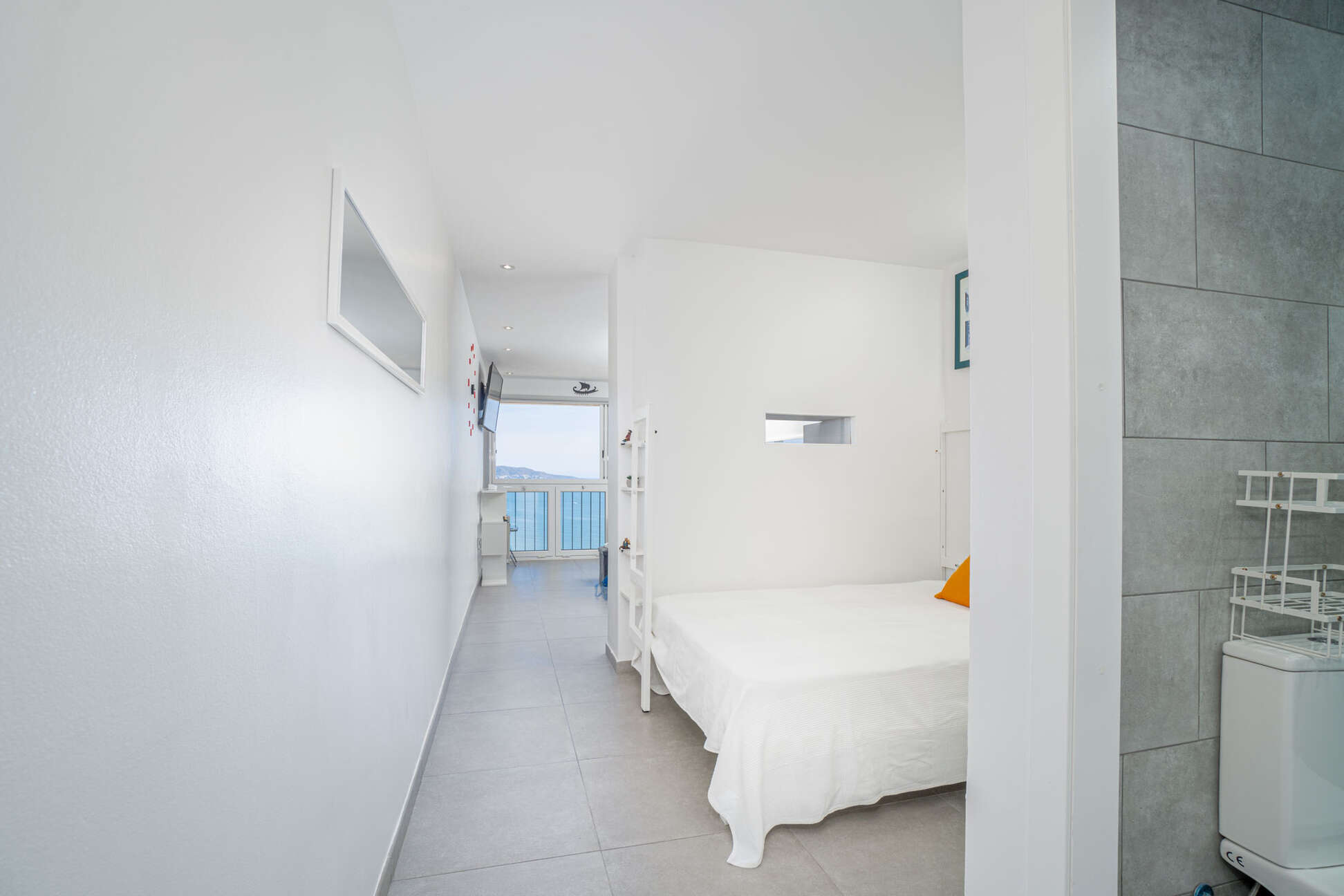 Estudio tipo cabina en venta con vista al mar, ¡ideal para disfrutar de la playa todos los días!