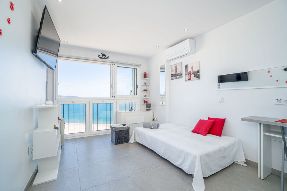 Studio cabine en vente avec vue sur la mer, idéal pour profiter de la plage tous les jours!