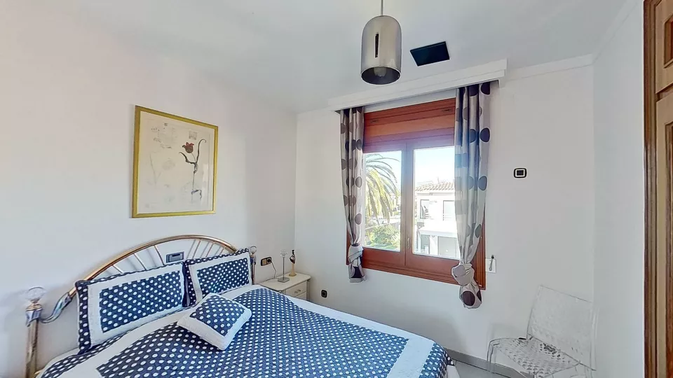 Casa individual en venta en Empuriabrava (Costa Brava). ¡Tu sueño mediterráneo te espera!