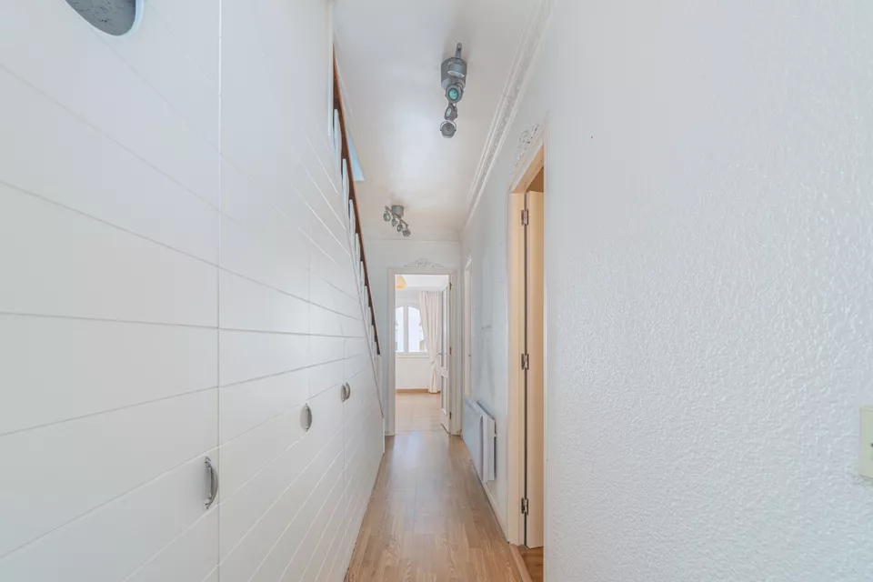 Duplex for sale in Empuriabrava, bright and stylish. Your new home awaits!