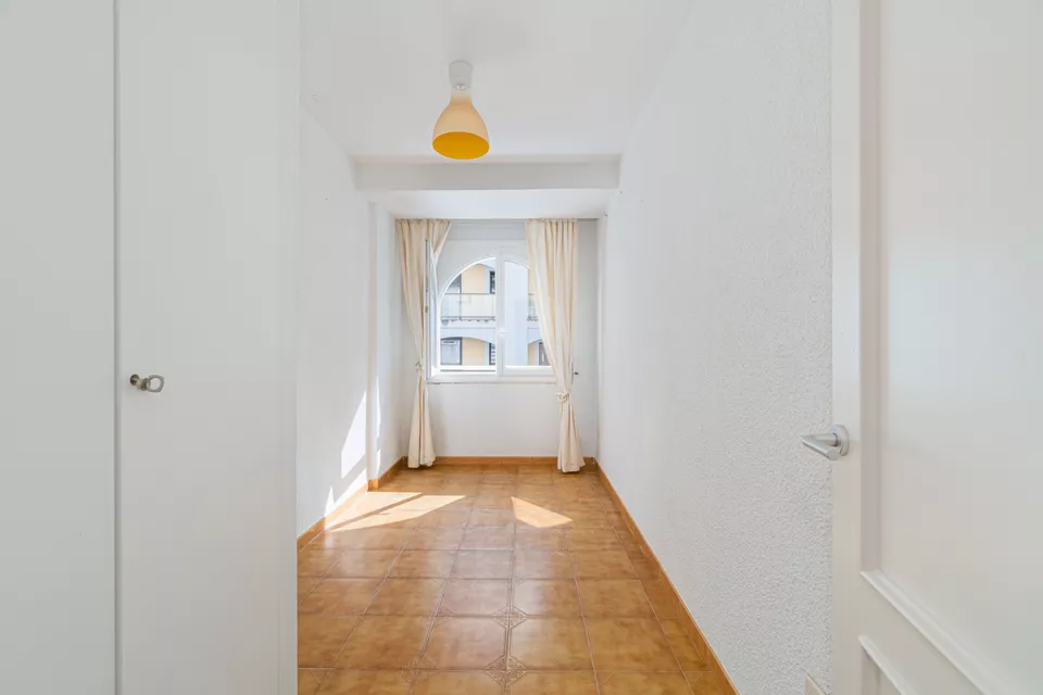 Duplex for sale in Empuriabrava, bright and stylish. Your new home awaits!