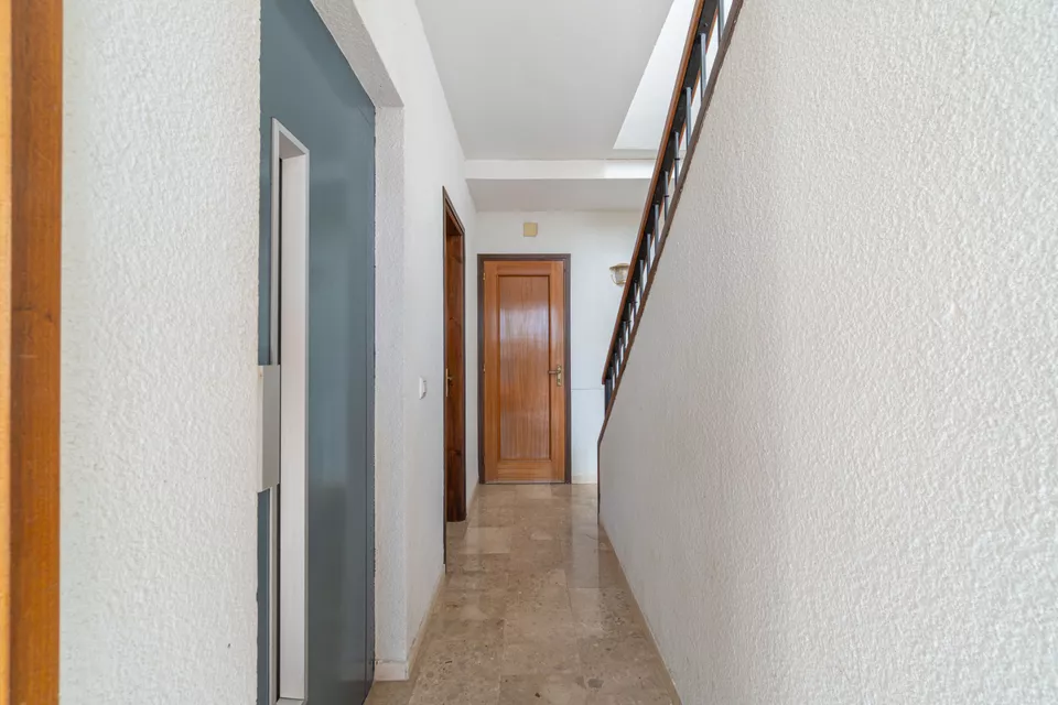 Duplex for sale in Empuriabrava, bright and stylish. Your new home awaits!