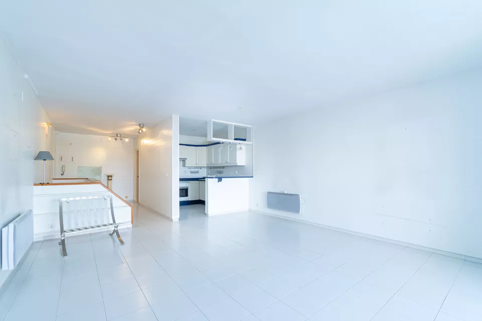 Duplex for sale in Empuriabrava, bright and stylish. Your new home awaits!