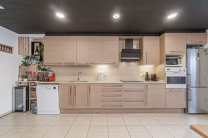 Fantástica casa adosada en una zona tranquila, ideal para disfrutar en familia!
