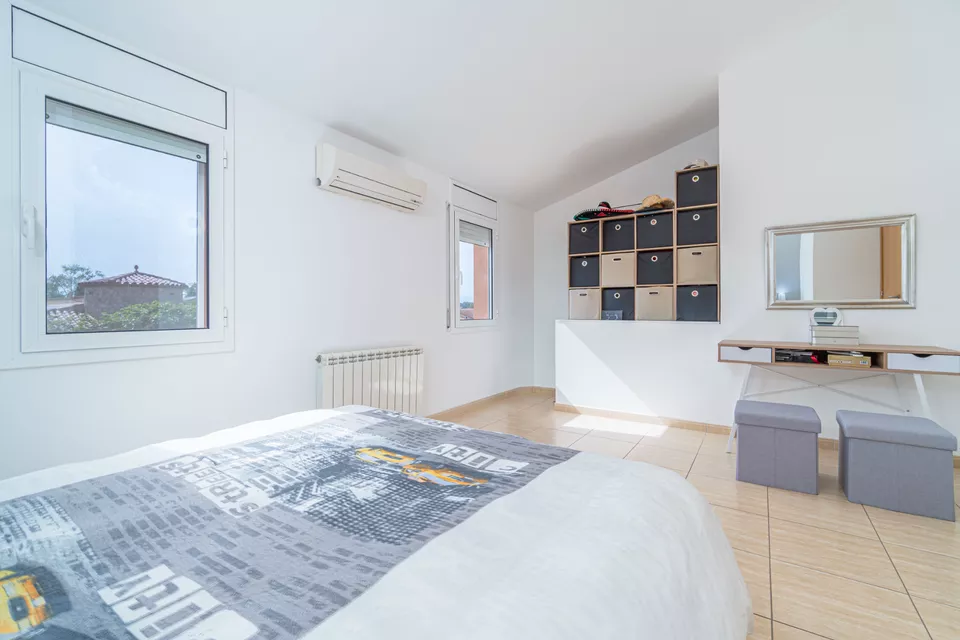 Magnifique maison mitoyenne dans un quartier calme, idéale pour profiter en famille !