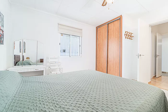Cozy 4-bedroom house with a charming pool, ideal for living and enjoying unforgettable moments.
