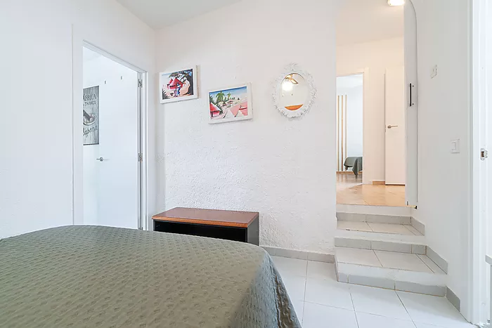Cozy 4-bedroom house with a charming pool, ideal for living and enjoying unforgettable moments.