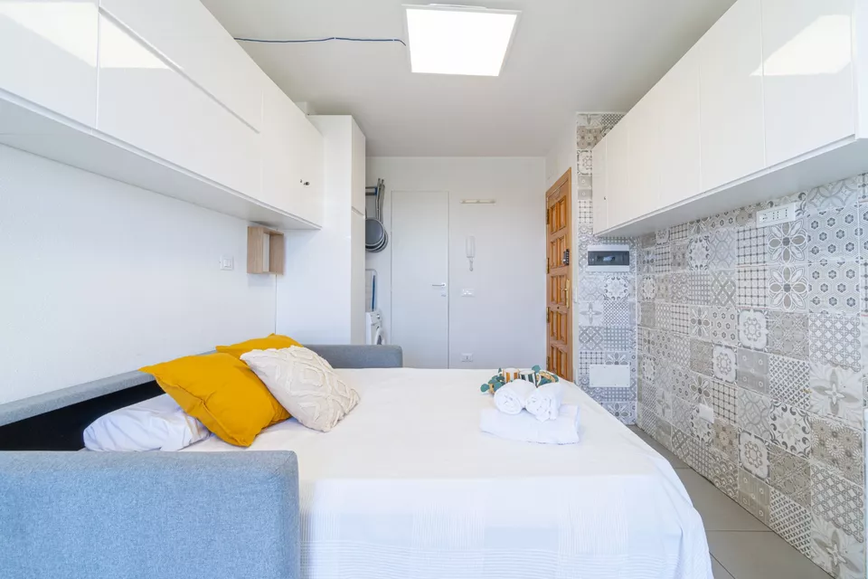 Studio zum Verkauf in Empuriabrava mit Blick auf den Fluss La Muga und das Meer
