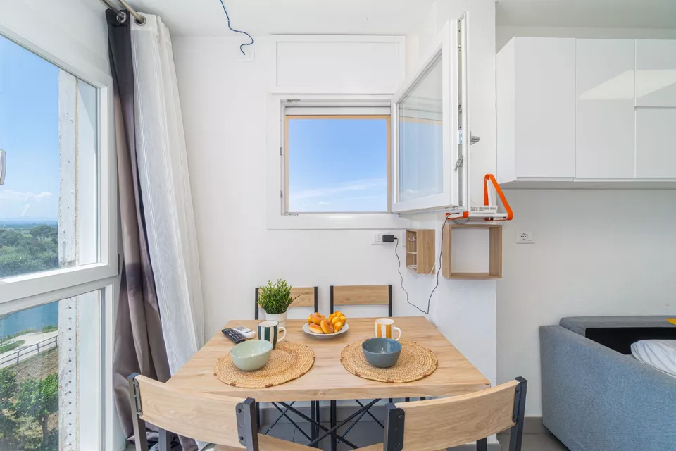 Studio zum Verkauf in Empuriabrava mit Blick auf den Fluss La Muga und das Meer
