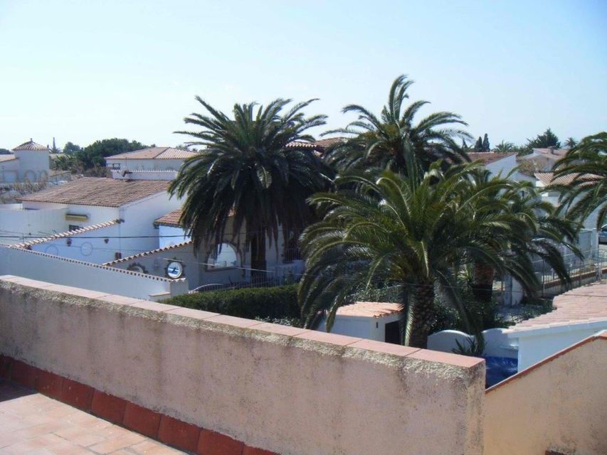 Villa dans Requesens avec piscine et 3 terrasses