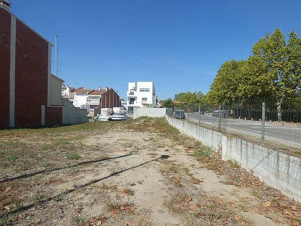 Grundstück mit Bootsliegeplatz 9x3 M nahe des Strandes &quot;La Rubina&quot;