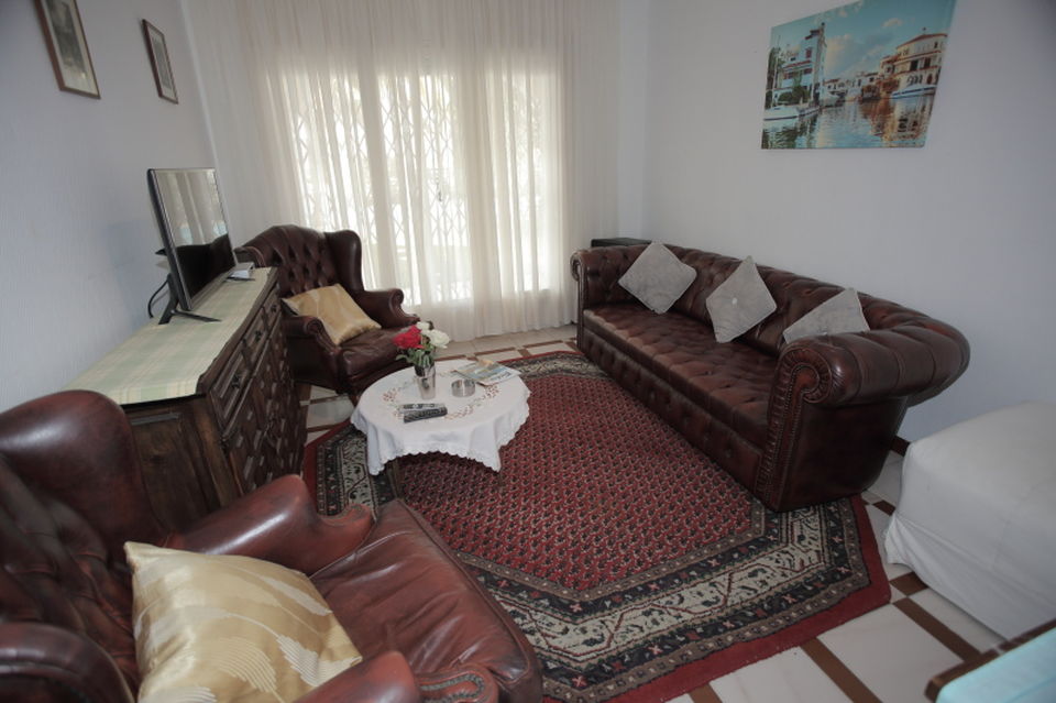 6 apartments close to the beach, sea view!