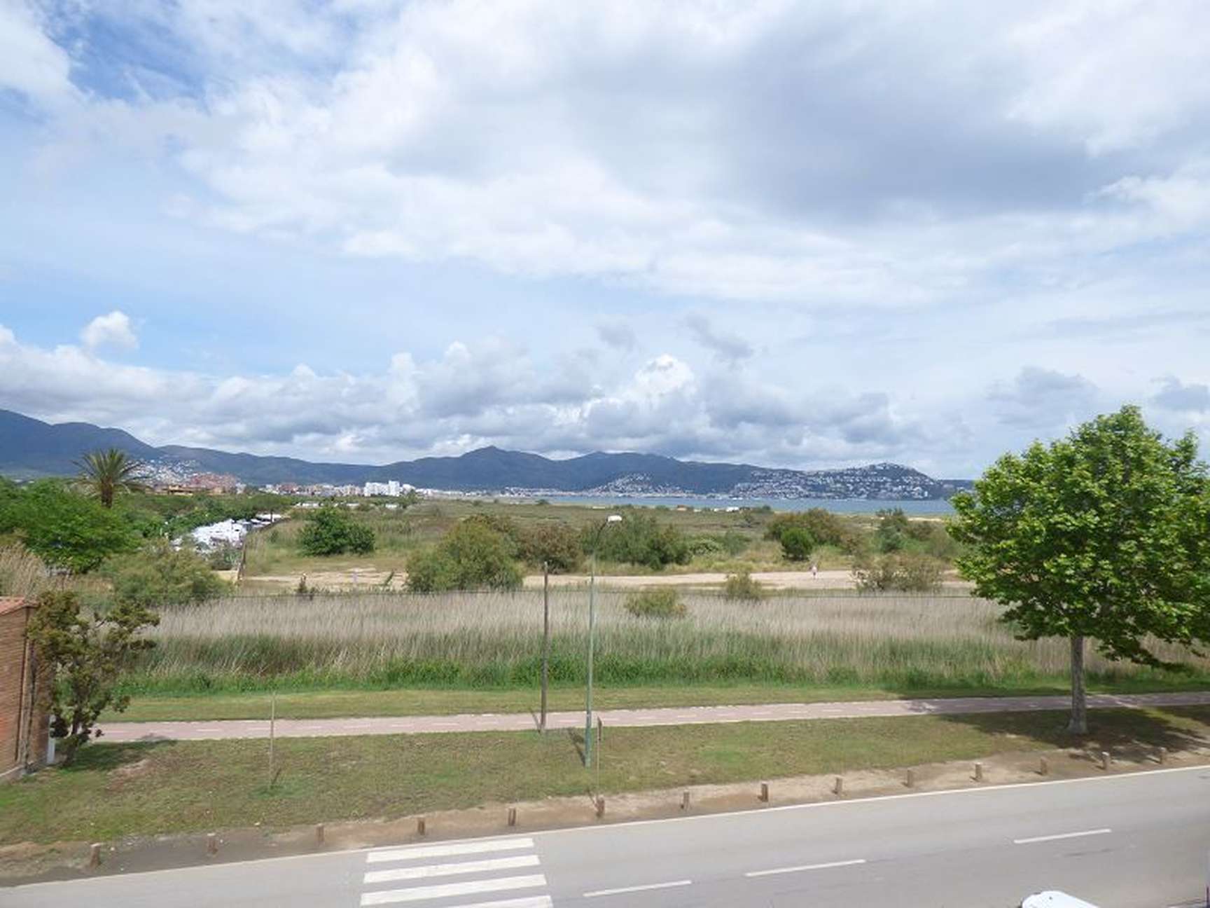 Renovated studio with sea view in Empuriabrava