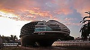 A futuristic villa in Empuriabrava